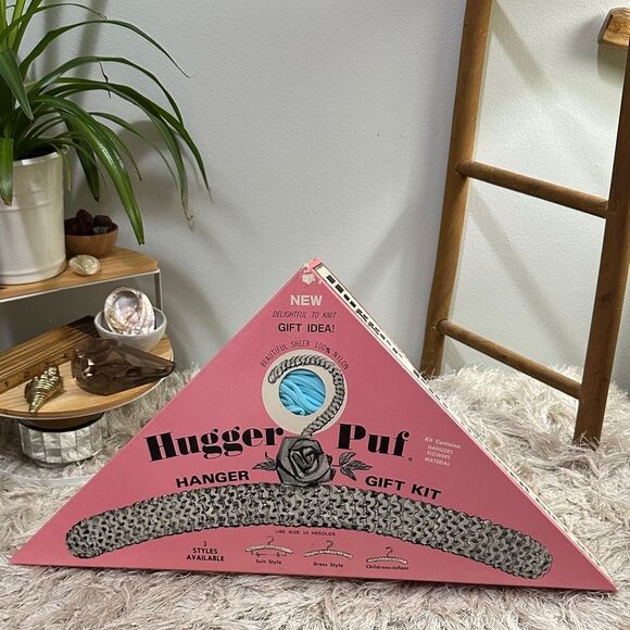 Vtg Hugger Puf Hanger Gift Kit Marlo Co Knit Nylon Dress Style Puffed Hangers - Picture 1 of 17